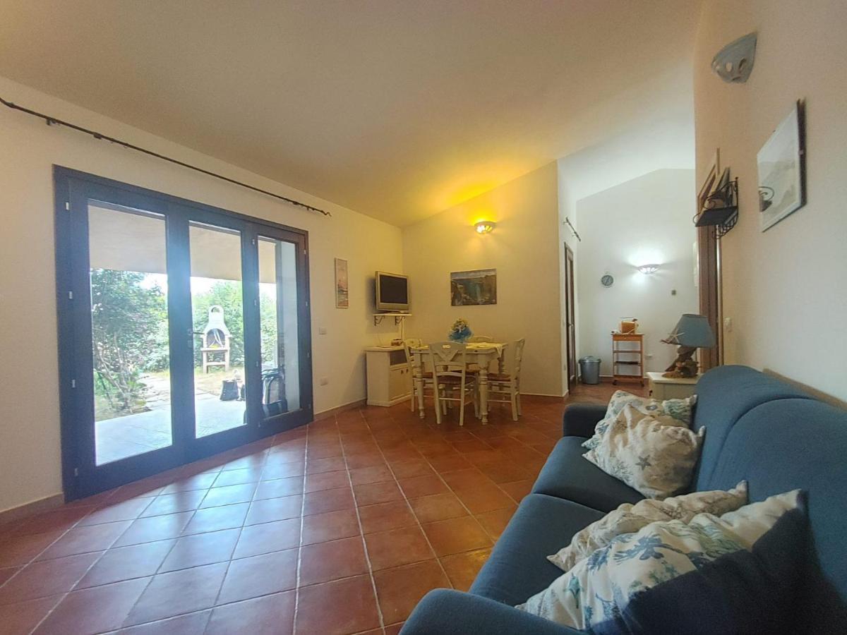 Casa Vacanze Villa Sandrina Costa Paradiso Exterior foto