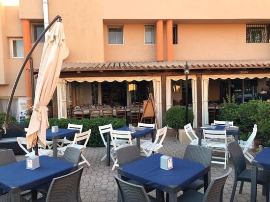 Casa Vacanze Villa Sandrina Costa Paradiso Exterior foto